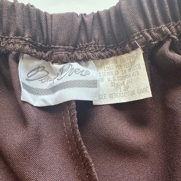 NWT Vintage Levi’s Bend Over Brown High Waisted Pleated Cropped Pants 12 Petite - Picture 2 of 7